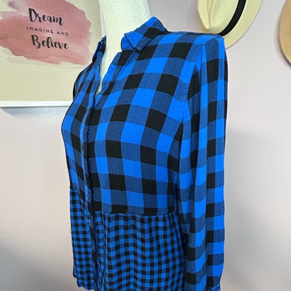 Beautiful black and royal blue soft flannel shirt. Very dressy looking. - Picture 5 of 10